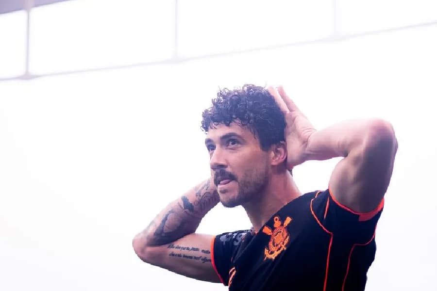 Corinthians domina Ponte Preta e estreia com vitória no Paulistão