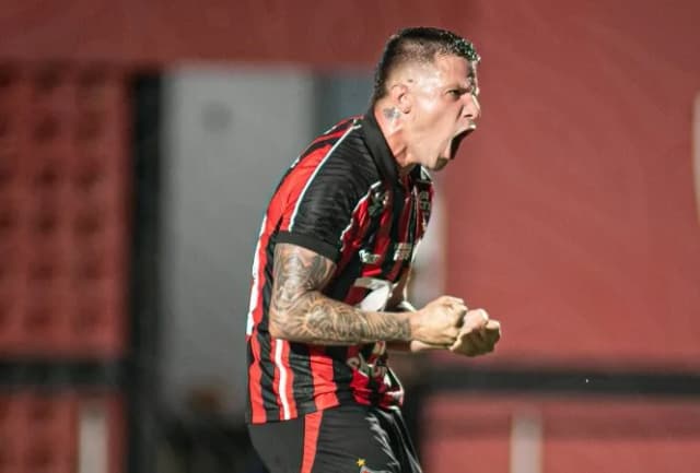 Vitória bate o Remo e inicia Brasileirão com três pontos