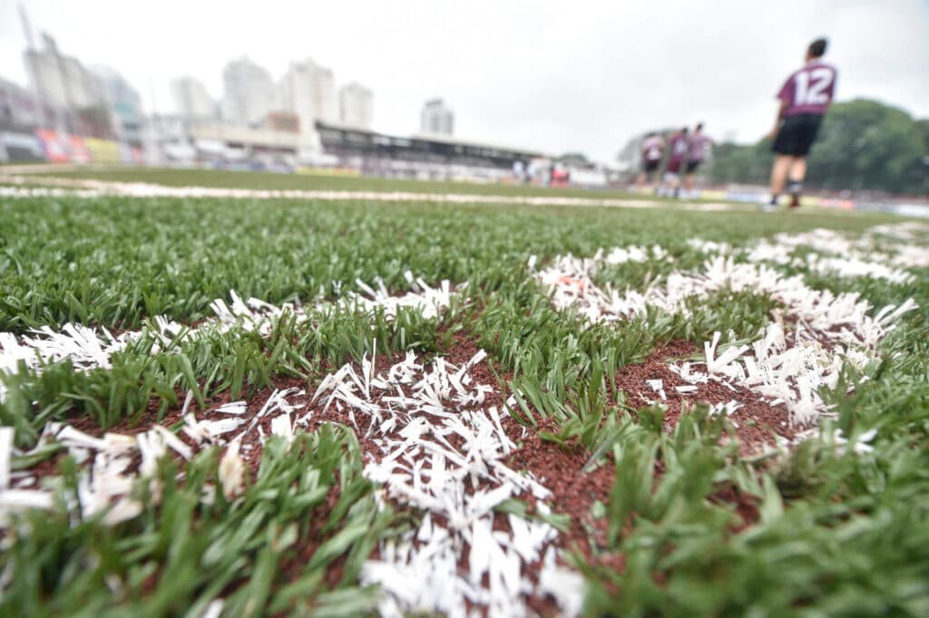 Rua Javari, estádio do Juventus, adotou gramado sintético - Kaio Lakaio/PLACAR