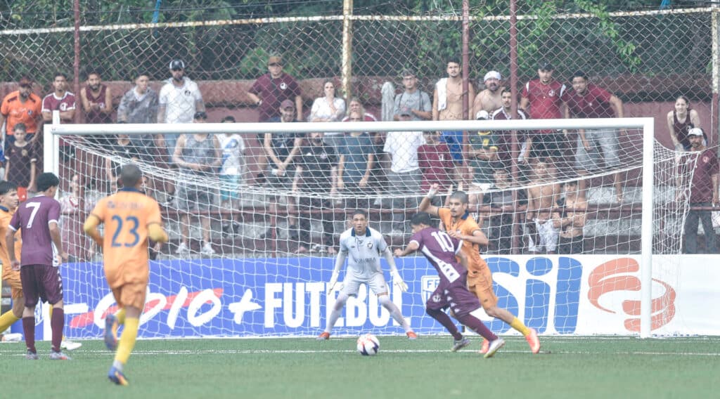 Rua Javari, estádio do Juventus, adotou gramado sintético - Kaio Lakaio/PLACAR