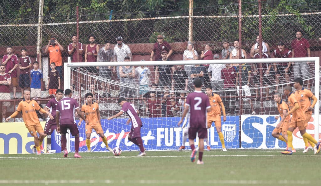 Rua Javari, estádio do Juventus, adotou gramado sintético - Kaio Lakaio/PLACAR