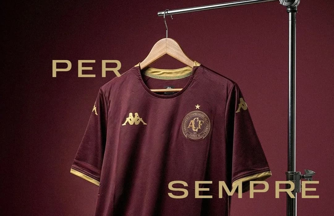 Chapecoense lança camisa grená em homenagem ao Torino
