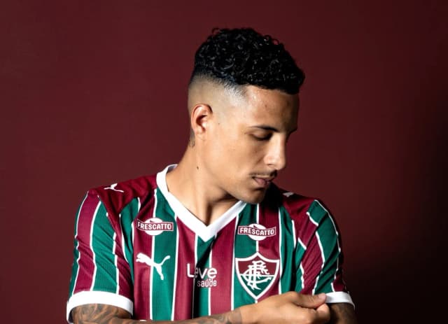 Fluminense anuncia contratação de Guilherme Arana