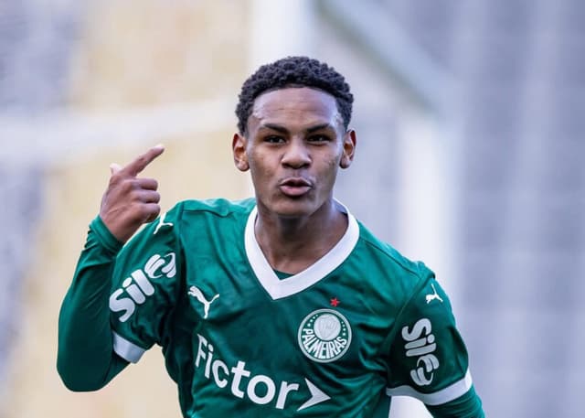 Grupo City tem interesse em Eduardo Conceição, joia do Palmeiras