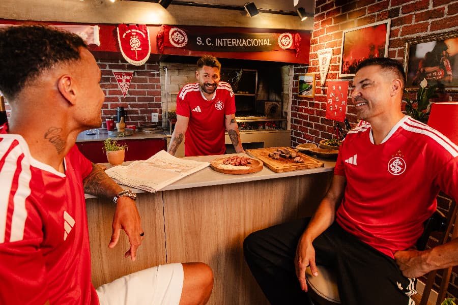 Inter homenageia 1ª Libertadores em uniforme: ‘Os donos da América 2006’