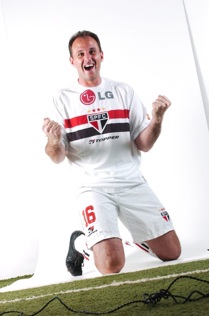 Rogério Ceni, goleiro do São Paulo, em foto de capa de 2004 -Alexandre Battibugli/PLACAR