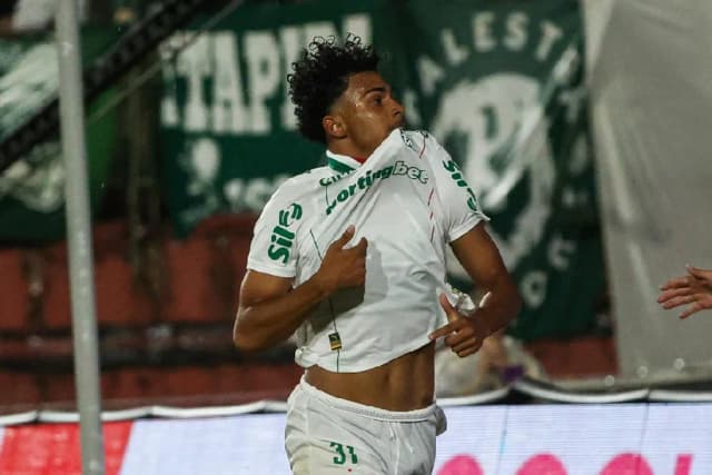 Palmeiras vence Portuguesa com gol de Luighi na abertura do Paulistão