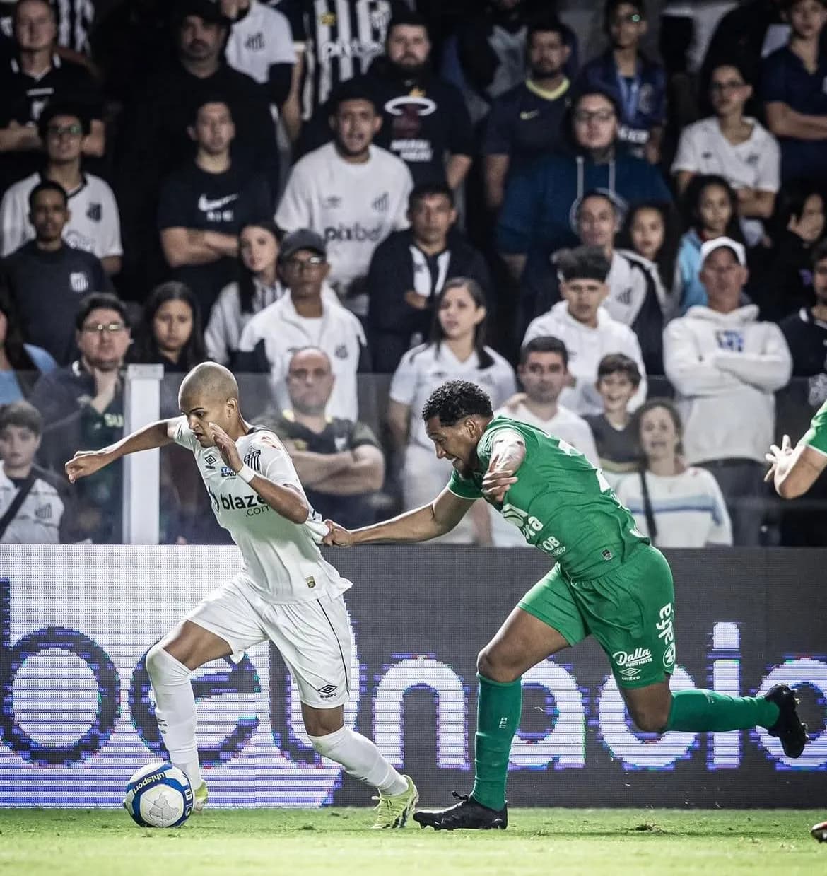 Chapecoense x Santos: onde assistir e horário da estreia no Brasileirão 2026