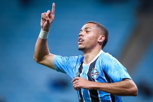 Revelação do Grêmio, Alysson é vendido ao Aston Villa