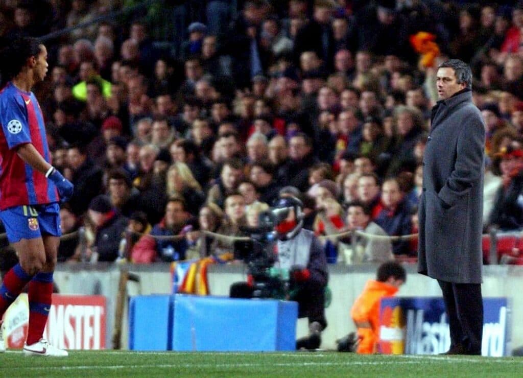 Bastidores: como blefe de Mourinho enganou Barcelona em jogo histórico