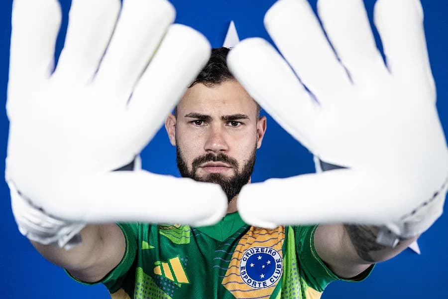 Cruzeiro contrata o goleiro Matheus Cunha, ex-Flamengo
