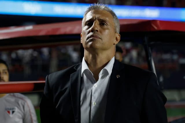 Crespo e Ramón Diaz surgem como possíveis substitutos de Gallardo no River