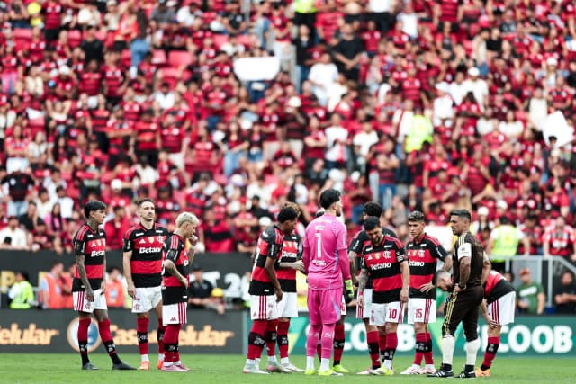 Má fase do Flamengo preocupa e Filipe Luís justifica com ‘parte física’