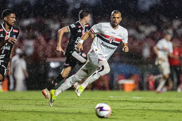 São Paulo busca virada e vence o Primavera no Paulistão