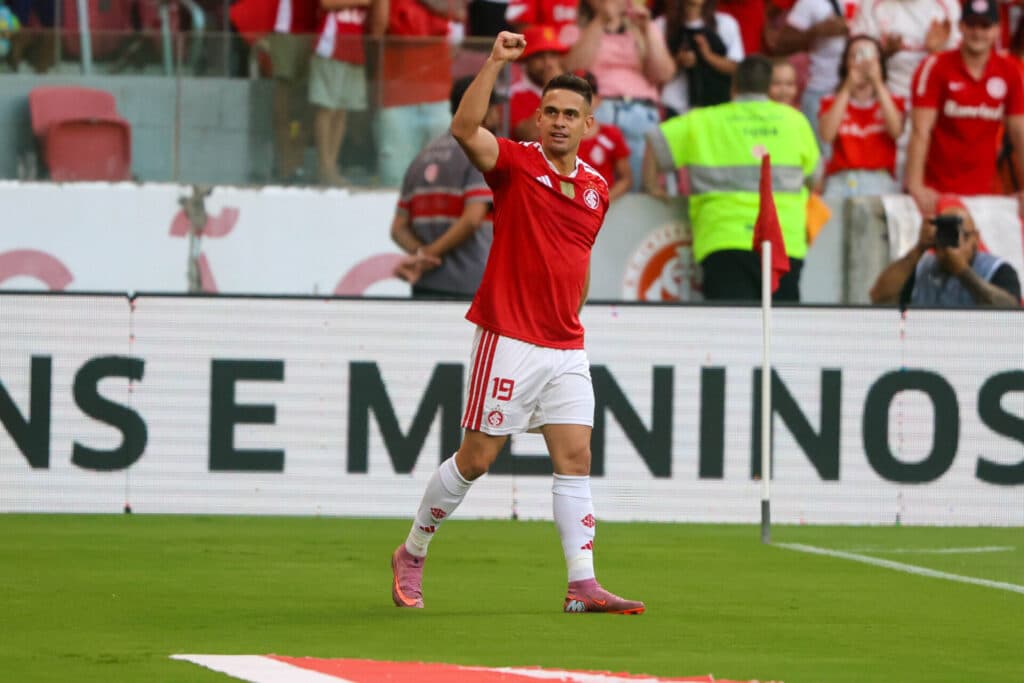 Inter castiga Ypiranga, goleia no Beira-Rio e carimba vaga na final