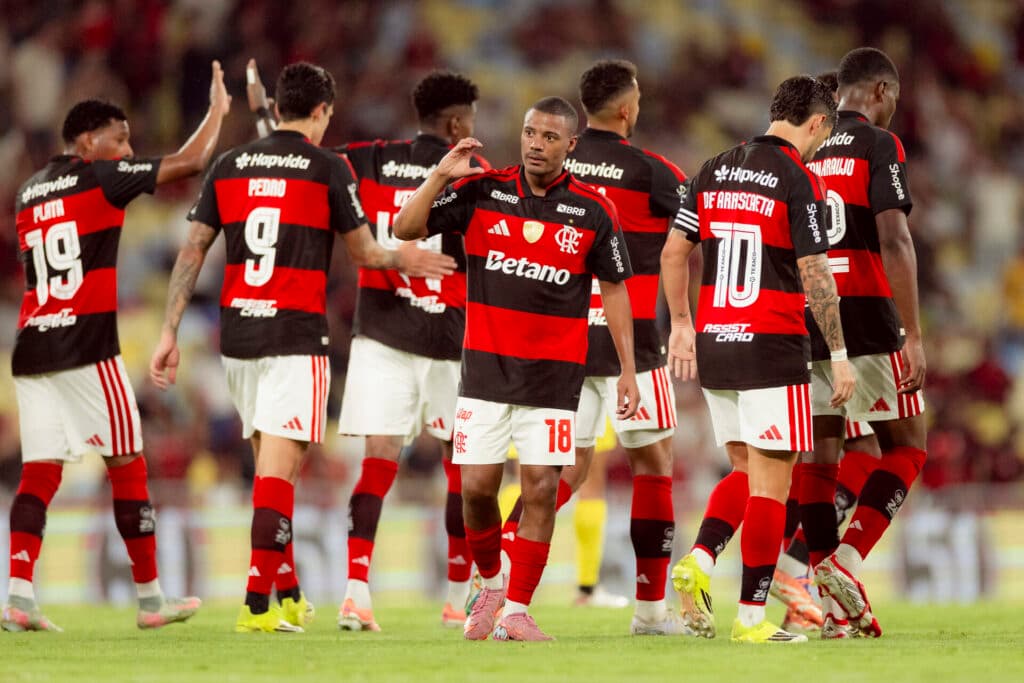 Flamengo vence Madureira e encaminha vaga na final do Carioca