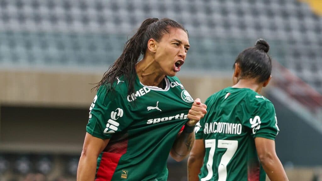 Nos pênaltis, Palmeiras vence Corinthians e é campeão da Supercopa feminina