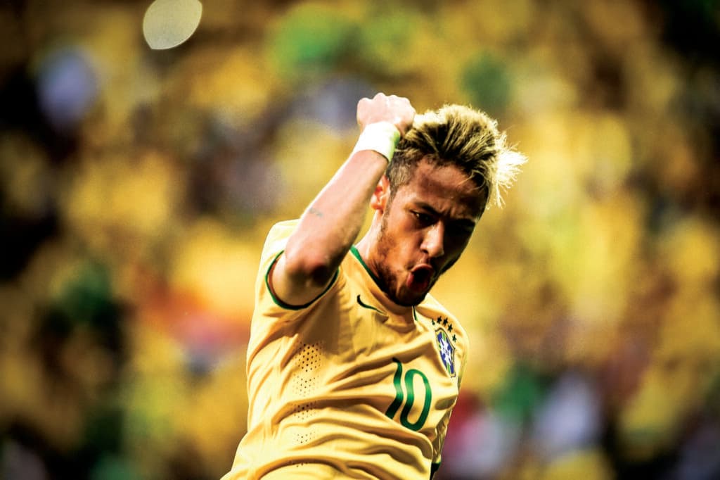 Neymar comemorando gol pela seleção brasileira, na Copa do Mundo de 2014, diante de Camarões, no Mané Garrincha - Alexandre Battibugli/PLACAR.