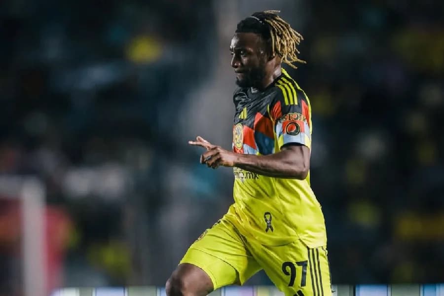 Francês rescinde com clube mexicano após caso de racismo