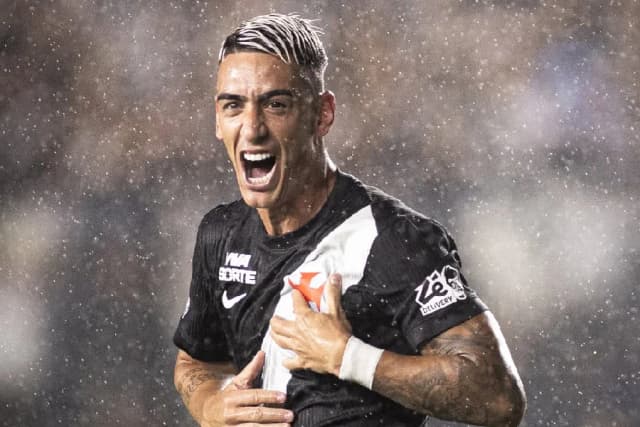 Vasco desperdiça chances e Chapecoense empata no fim