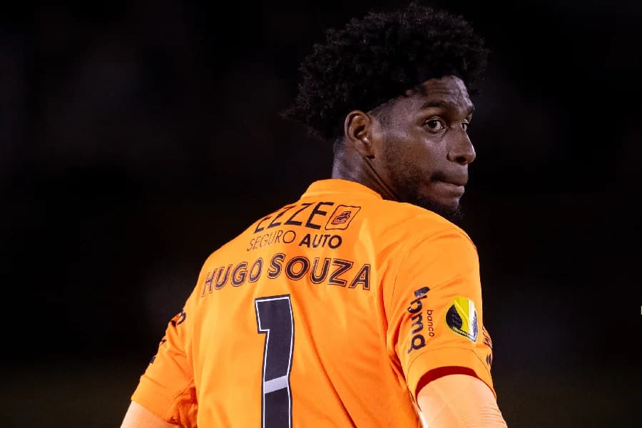Hugo Souza brilha e Corinthians elimina Lusa nos pênaltis