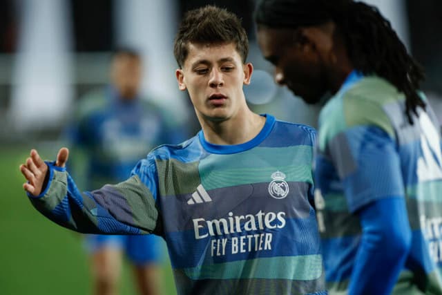 Técnico turco diz que Arda Güler ‘sofre assédio moral’ no Real Madrid