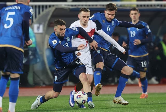 Turquia vence Kosovo e garante vaga na Copa do Mundo