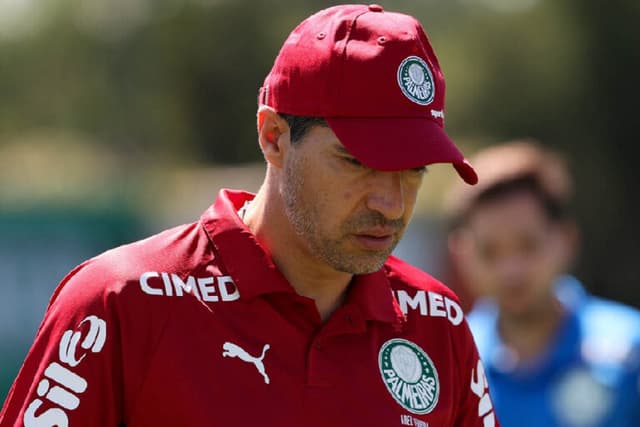 Palmeiras critica STJD e apoia Abel Ferreira após suspensão