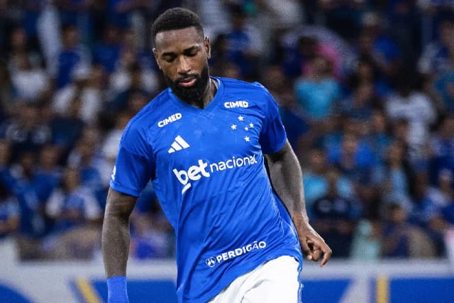 Gerson sofre lesão no joelho e vira preocupação no Cruzeiro