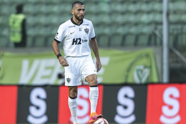 Brasileirão tem 5 dos 10 atletas que mais jogaram no mundo