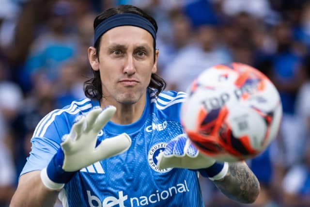 Cássio tem lesão no joelho confirmada e deve passar por cirurgia