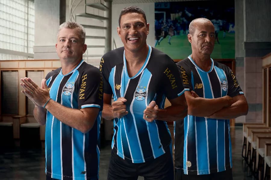 Grêmio lança suas novas camisas para o ano de 2026
