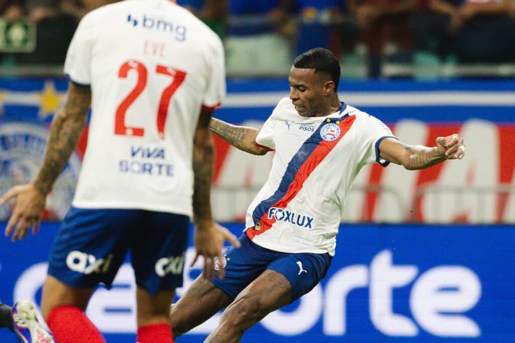 Bahia joga bem, bate RB Bragantino e entra na briga por liderança