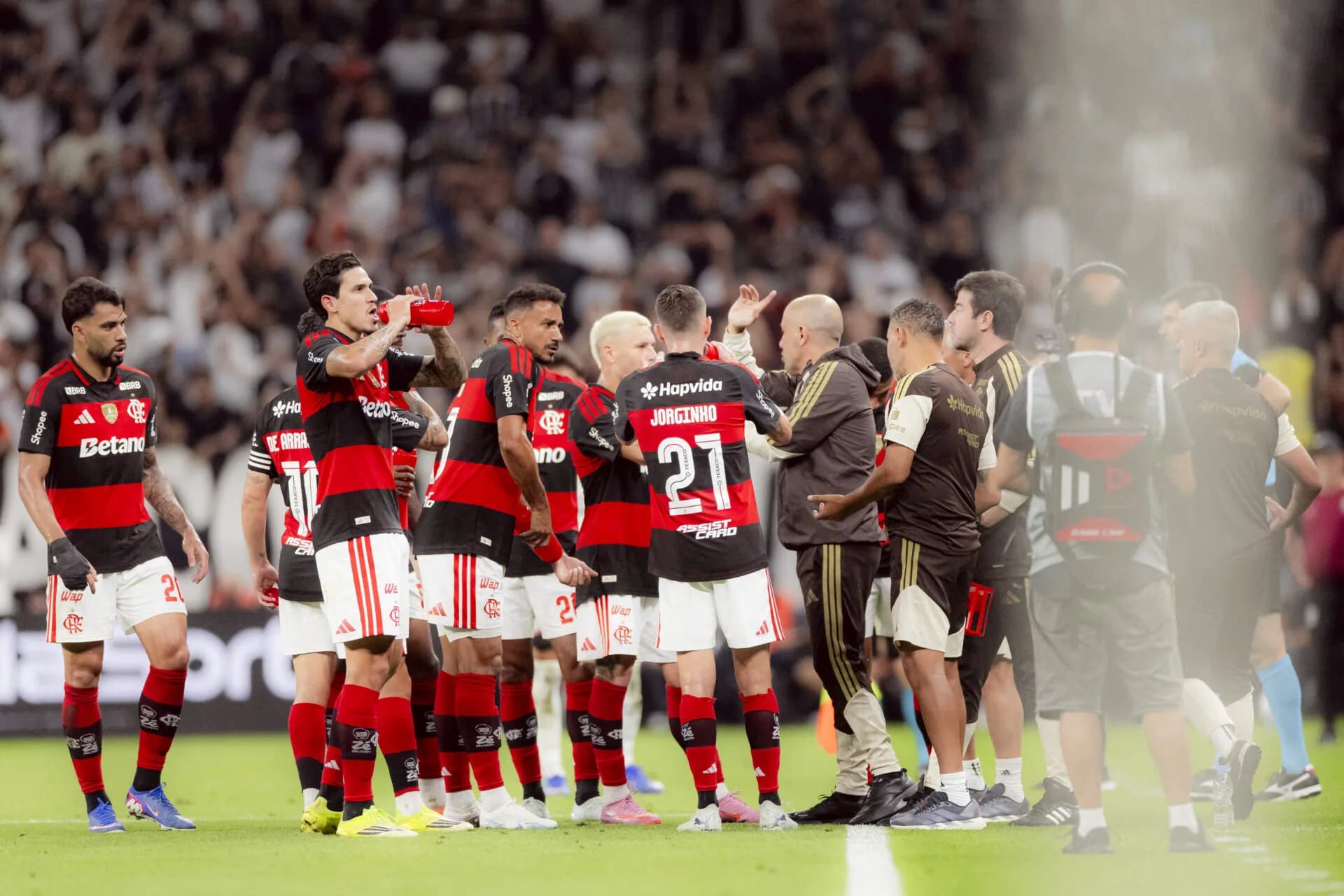 Flamengo encerra buscas por reforços na janela de 2026