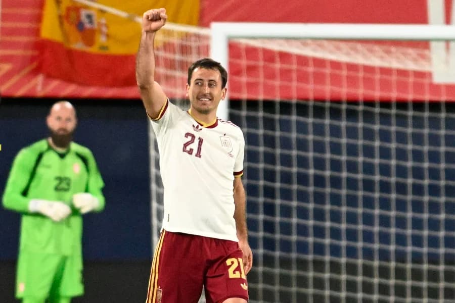 Espanha passeia contra a Sérvia e vence amistoso