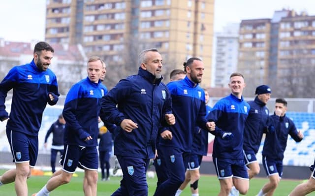 Sem reconhecimento da ONU, Kosovo sonha com Copa; entenda
