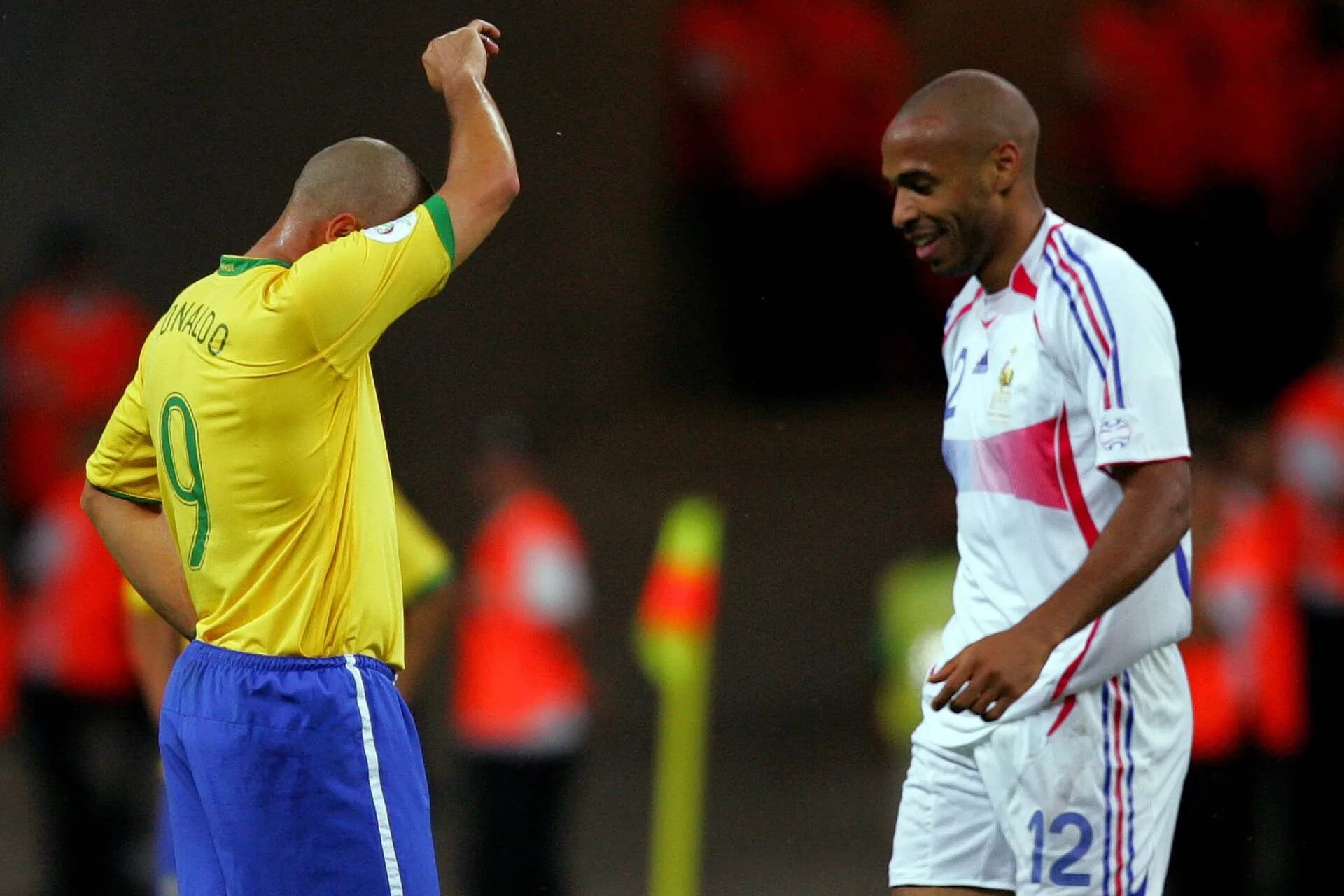 100 Maiores de PLACAR: a elegância feroz de Thierry Henry em 80º