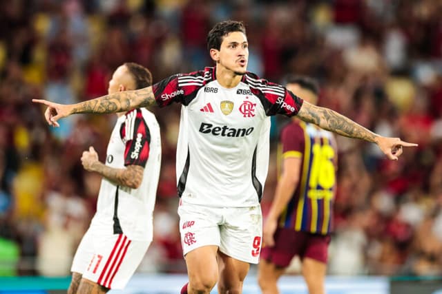 Pedro brilha, Flamengo massacra Madureira e garante vaga na final