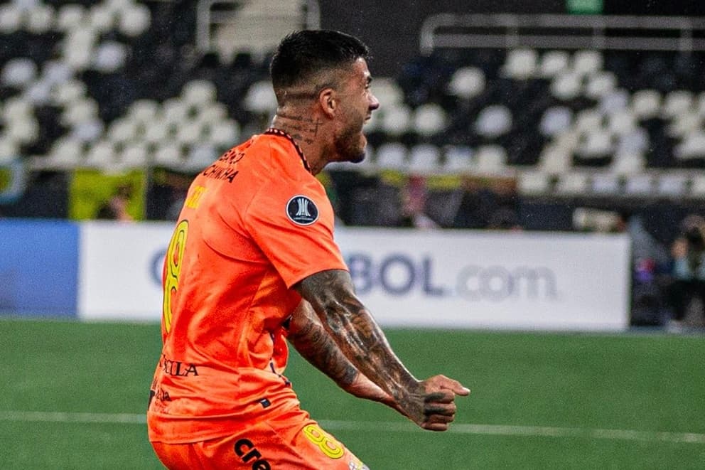 Barcelona marca no início, segura pressão e elimina o Botafogo