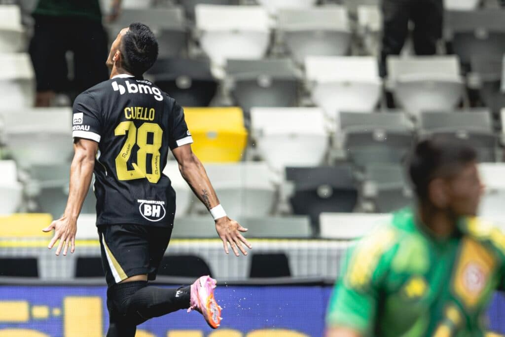 Após vice estadual, Atlético vence Internacional e respira no Brasileirão