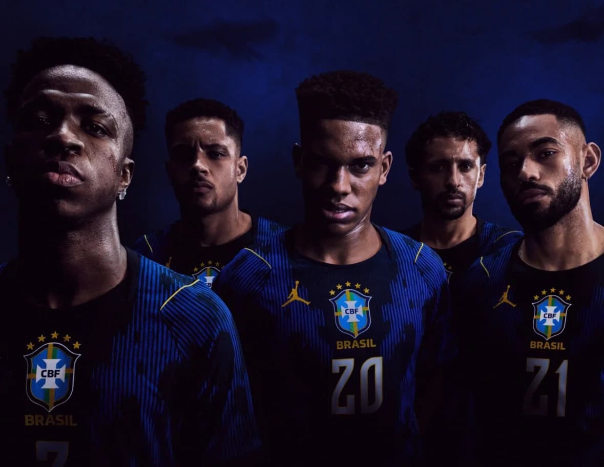 Seleção brasileira lança camisa azul para Copa do Mundo