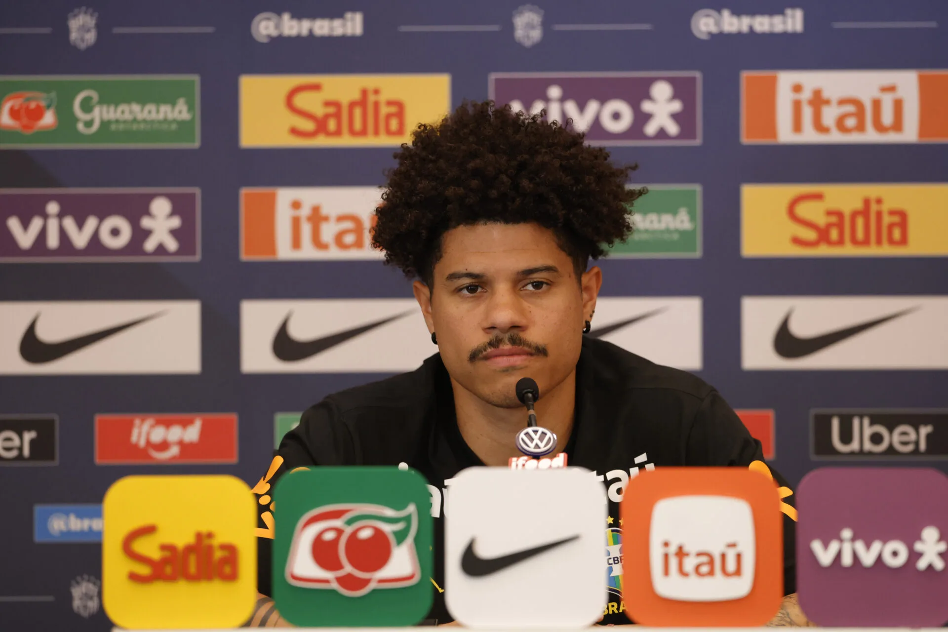 Na seleção, Sara elogia Fernando Diniz: ‘Foi um pai’