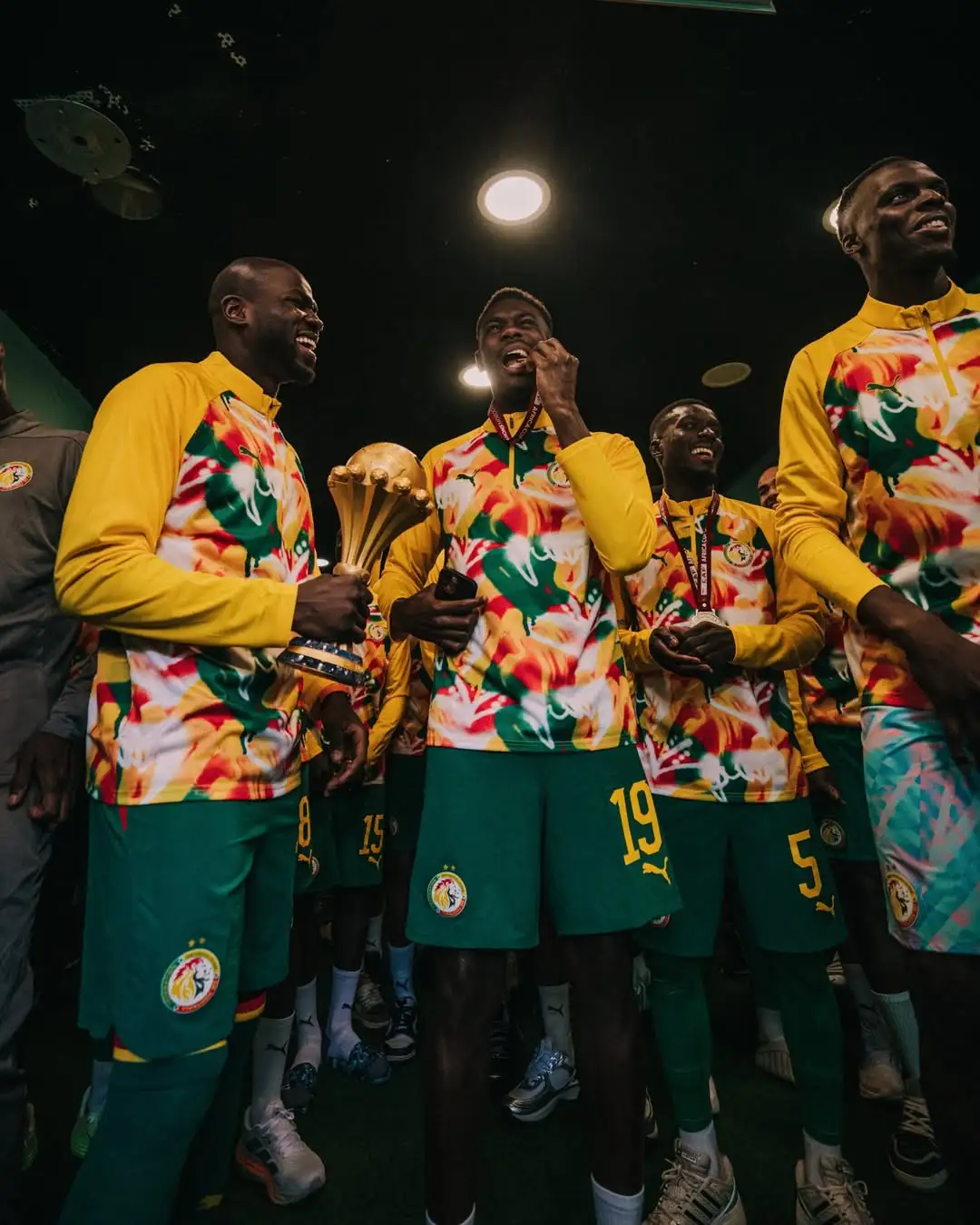 Senegal com troféu de campeão da Copa Africana - Divulgação/Senegal