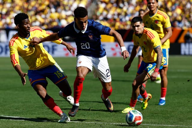 Doué brilha e França domina Colômbia em amistoso