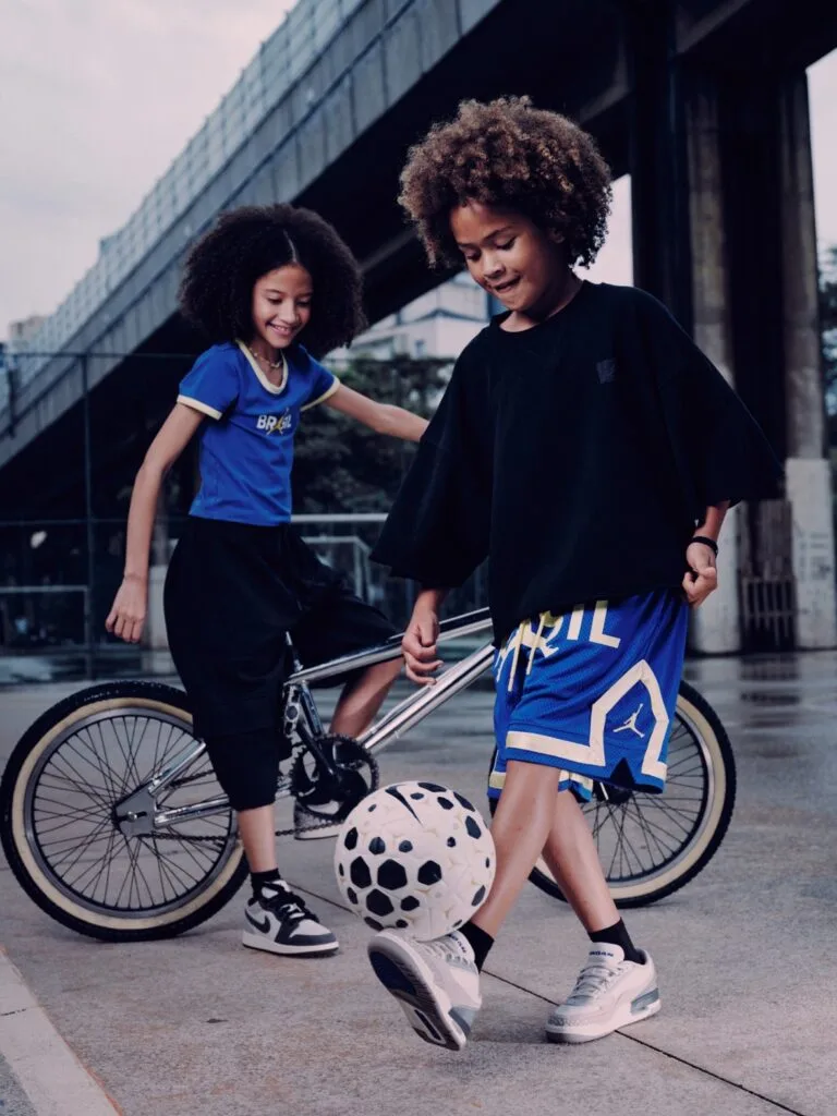 Coleção de agasalhos, bermudas e a camisa reserva da seleção são produzidas pela Jordan - Nike/Divulgação