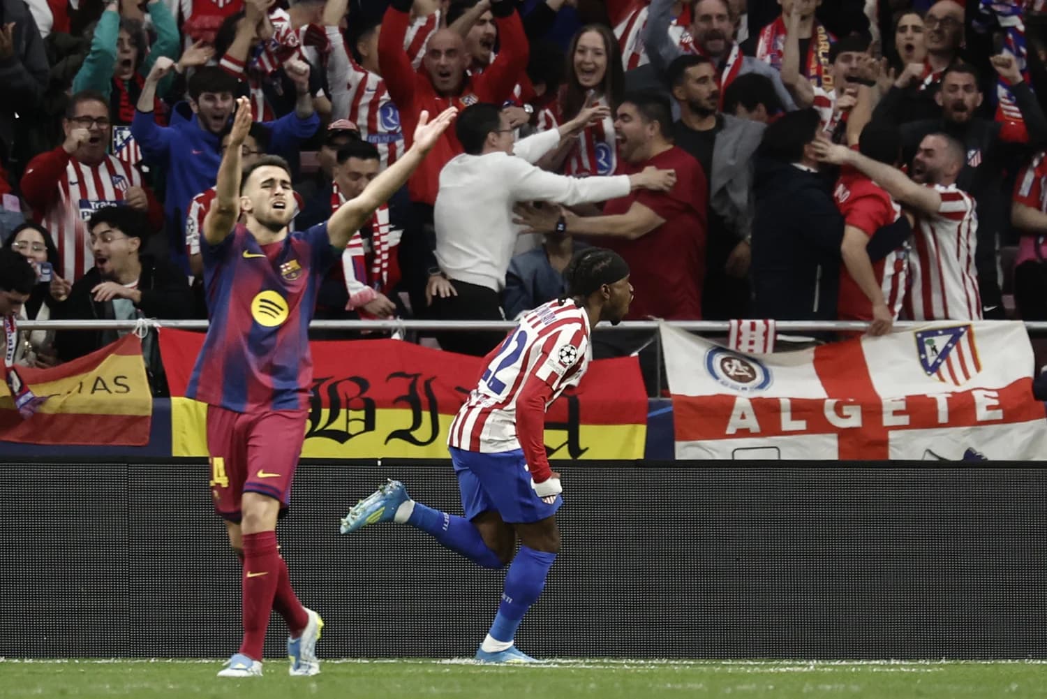 Atlético sobrevive à pressão do Barcelona e avança à semifinal da Champions