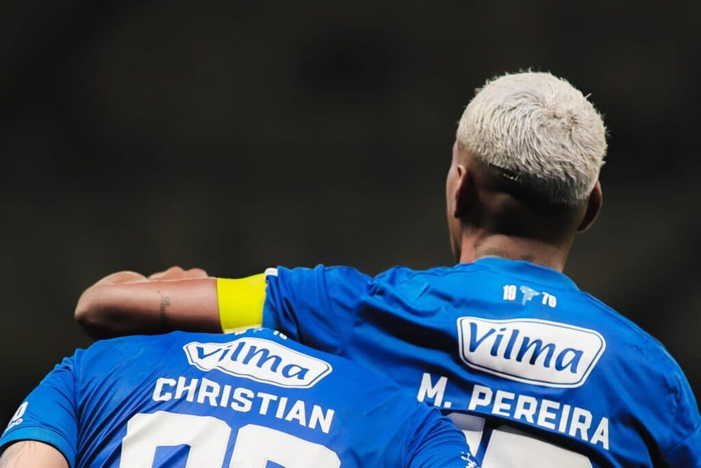 Cruzeiro brilha e amassa o Vitória em estreia de Artur Jorge