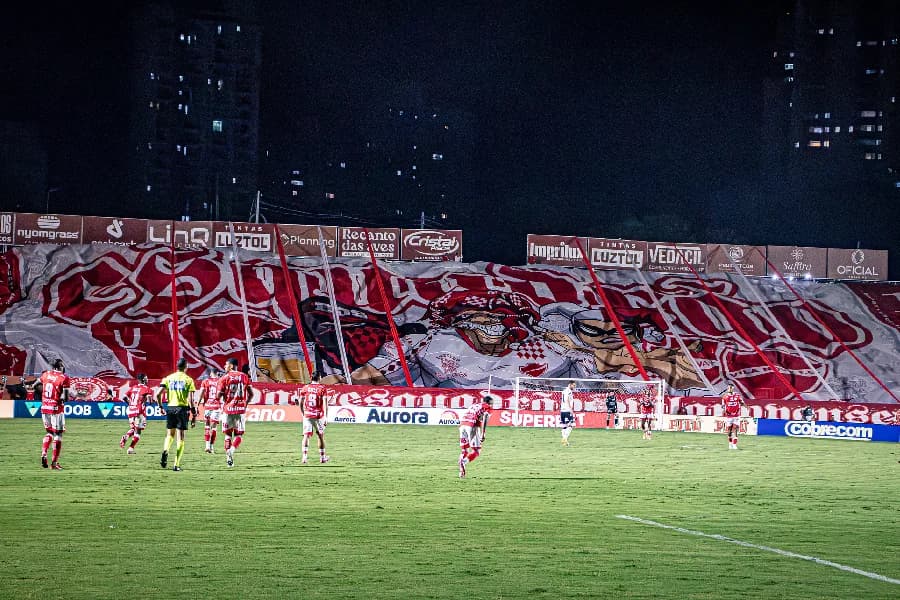 Ex-presidente do Vila Nova é solto após acusação de racismo