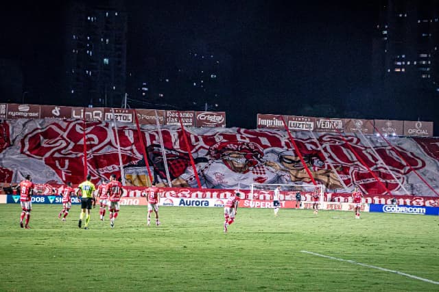 Ex-presidente do Vila Nova é solto após acusação de racismo
