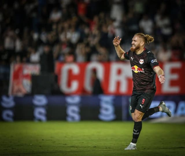 Pitta faz três gols e Bragantino supera Remo no Brasileirão